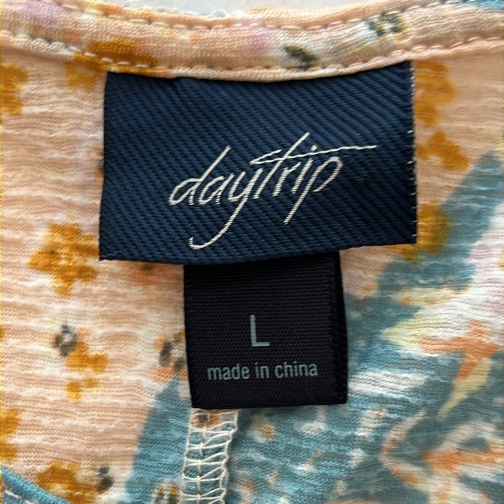 Daytrip Multicolor Patchwork Blouse - Picture 13 of 15